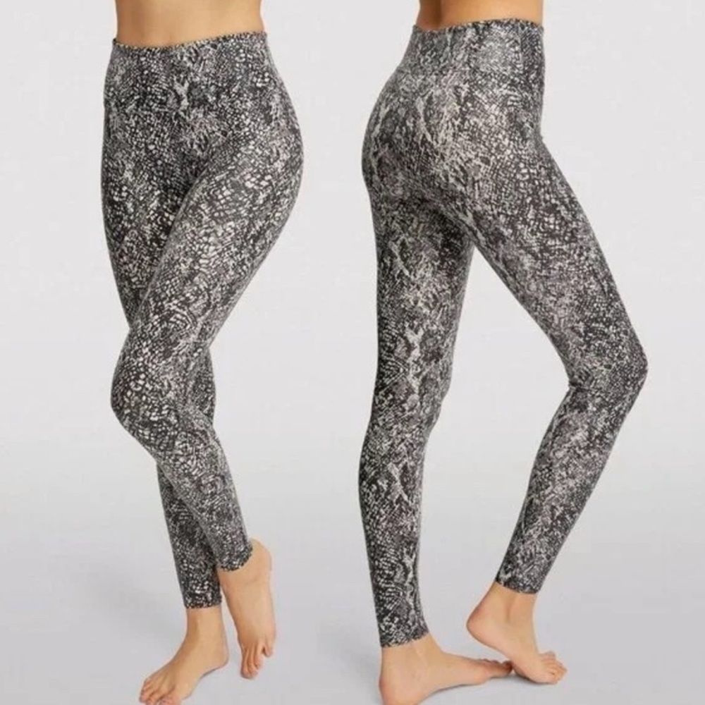 SPANX faux leather Snake print legging Size M